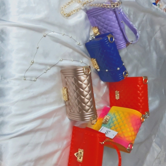 💋💐BOUTIQUE NIGHTCAP NWT CROSSBODY PURSES 1 by 1 28 to 30 each - Picture 1 of 2